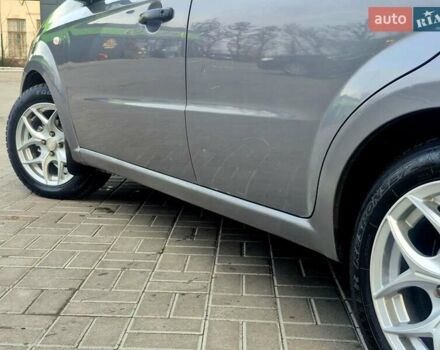 Сірий Шевроле Авео, об'ємом двигуна 1.5 л та пробігом 236 тис. км за 3750 $, фото 4 на Automoto.ua