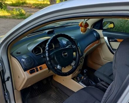 Серый Шевроле Авео, объемом двигателя 1.6 л и пробегом 310 тыс. км за 4000 $, фото 3 на Automoto.ua