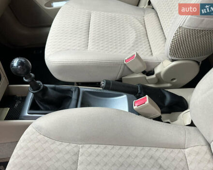 Сірий Шевроле Авео, об'ємом двигуна 1.6 л та пробігом 274 тис. км за 4299 $, фото 17 на Automoto.ua