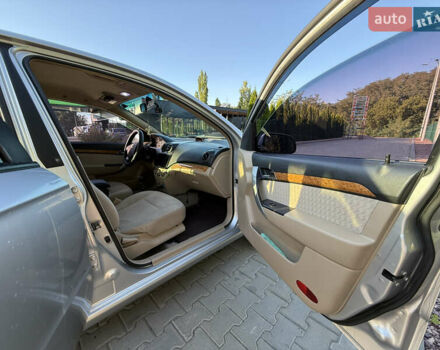 Сірий Шевроле Авео, об'ємом двигуна 1.6 л та пробігом 234 тис. км за 4300 $, фото 9 на Automoto.ua