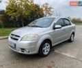 Серый Шевроле Авео, объемом двигателя 1.6 л и пробегом 180 тыс. км за 3500 $, фото 1 на Automoto.ua