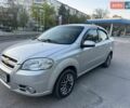 Серый Шевроле Авео, объемом двигателя 1.6 л и пробегом 63 тыс. км за 4950 $, фото 1 на Automoto.ua
