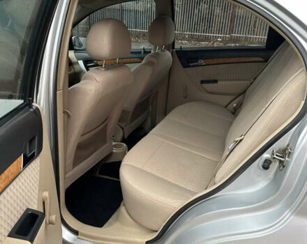 Сірий Шевроле Авео, об'ємом двигуна 1.6 л та пробігом 274 тис. км за 4299 $, фото 19 на Automoto.ua