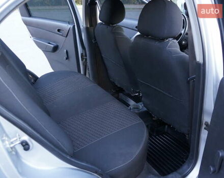 Серый Шевроле Авео, объемом двигателя 1.5 л и пробегом 205 тыс. км за 3500 $, фото 3 на Automoto.ua