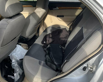 Сірий Шевроле Авео, об'ємом двигуна 1.6 л та пробігом 300 тис. км за 3000 $, фото 3 на Automoto.ua