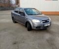Серый Шевроле Авео, объемом двигателя 1.5 л и пробегом 200 тыс. км за 3000 $, фото 1 на Automoto.ua
