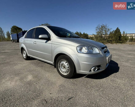 Сірий Шевроле Авео, об'ємом двигуна 1.6 л та пробігом 180 тис. км за 4500 $, фото 6 на Automoto.ua