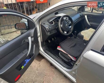 Сірий Шевроле Авео, об'ємом двигуна 1.5 л та пробігом 147 тис. км за 2700 $, фото 9 на Automoto.ua