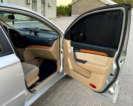 Сірий Шевроле Авео, об'ємом двигуна 1.6 л та пробігом 260 тис. км за 2700 $, фото 3 на Automoto.ua