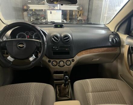 Серый Шевроле Авео, объемом двигателя 1.6 л и пробегом 240 тыс. км за 2700 $, фото 2 на Automoto.ua