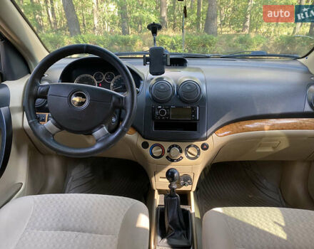 Серый Шевроле Авео, объемом двигателя 1.6 л и пробегом 336 тыс. км за 3750 $, фото 9 на Automoto.ua