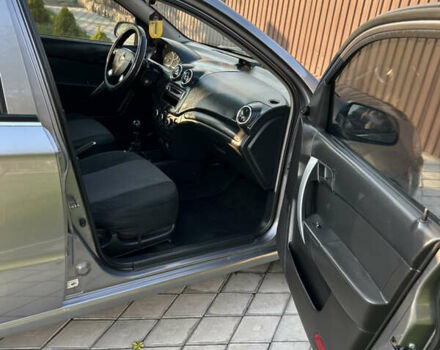 Серый Шевроле Авео, объемом двигателя 1.5 л и пробегом 160 тыс. км за 4500 $, фото 4 на Automoto.ua