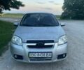 Серый Шевроле Авео, объемом двигателя 1.5 л и пробегом 380 тыс. км за 2000 $, фото 1 на Automoto.ua