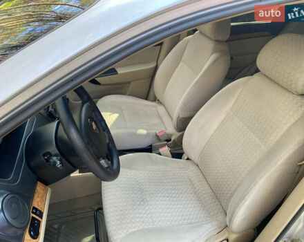 Серый Шевроле Авео, объемом двигателя 1.6 л и пробегом 336 тыс. км за 3750 $, фото 8 на Automoto.ua