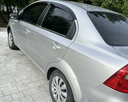 Сірий Шевроле Авео, об'ємом двигуна 1.6 л та пробігом 300 тис. км за 3000 $, фото 1 на Automoto.ua
