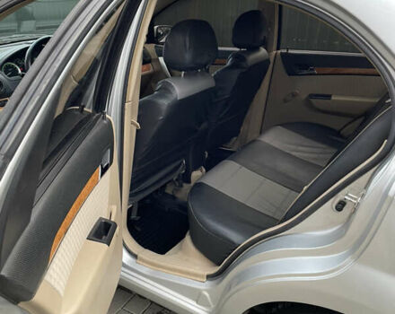 Сірий Шевроле Авео, об'ємом двигуна 1.6 л та пробігом 290 тис. км за 3900 $, фото 18 на Automoto.ua