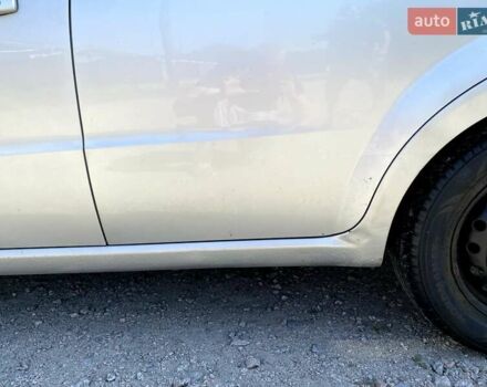 Сірий Шевроле Авео, об'ємом двигуна 1.6 л та пробігом 250 тис. км за 4500 $, фото 1 на Automoto.ua