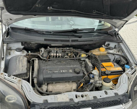 Сірий Шевроле Авео, об'ємом двигуна 1.6 л та пробігом 164 тис. км за 4500 $, фото 16 на Automoto.ua