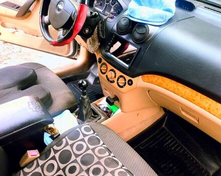 Серый Шевроле Авео, объемом двигателя 1.6 л и пробегом 220 тыс. км за 3800 $, фото 1 на Automoto.ua