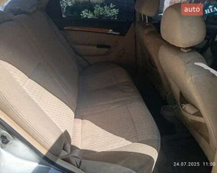 Серый Шевроле Авео, объемом двигателя 1.6 л и пробегом 250 тыс. км за 2900 $, фото 11 на Automoto.ua