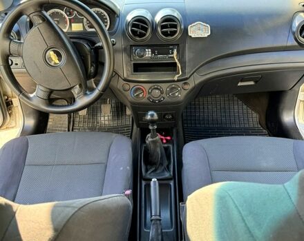 Серый Шевроле Авео, объемом двигателя 1.5 л и пробегом 214 тыс. км за 3400 $, фото 4 на Automoto.ua