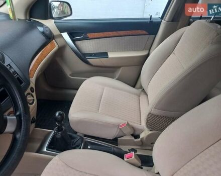 Серый Шевроле Авео, объемом двигателя 1.6 л и пробегом 138 тыс. км за 4400 $, фото 21 на Automoto.ua