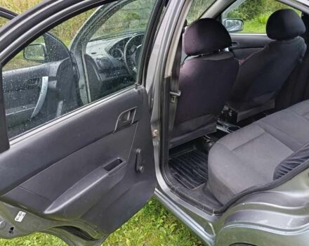 Серый Шевроле Авео, объемом двигателя 1.5 л и пробегом 150 тыс. км за 3000 $, фото 5 на Automoto.ua