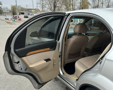 Сірий Шевроле Авео, об'ємом двигуна 1.6 л та пробігом 274 тис. км за 4299 $, фото 18 на Automoto.ua