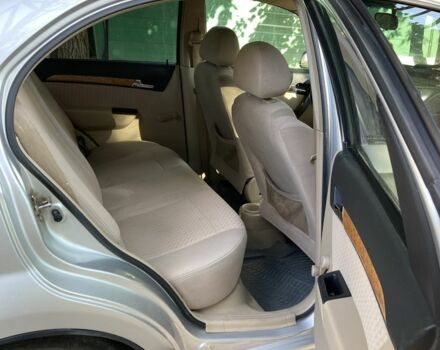 Сірий Шевроле Авео, об'ємом двигуна 1.6 л та пробігом 238 тис. км за 2600 $, фото 2 на Automoto.ua