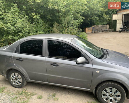 Серый Шевроле Авео, объемом двигателя 1.5 л и пробегом 202 тыс. км за 4100 $, фото 3 на Automoto.ua
