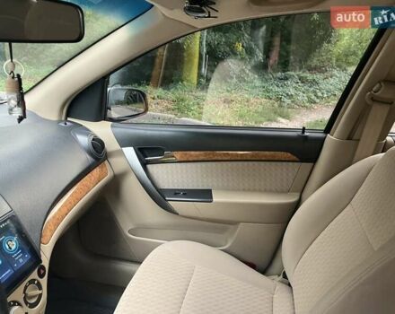 Сірий Шевроле Авео, об'ємом двигуна 1.6 л та пробігом 164 тис. км за 3800 $, фото 31 на Automoto.ua