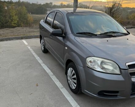 Серый Шевроле Авео, объемом двигателя 1.5 л и пробегом 350 тыс. км за 3200 $, фото 1 на Automoto.ua