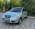 Серый Шевроле Авео, объемом двигателя 1.5 л и пробегом 300 тыс. км за 3300 $, фото 1 на Automoto.ua
