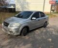 Серый Шевроле Авео, объемом двигателя 1.5 л и пробегом 203 тыс. км за 3850 $, фото 2 на Automoto.ua