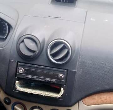 Сірий Шевроле Авео, об'ємом двигуна 1.6 л та пробігом 295 тис. км за 1800 $, фото 1 на Automoto.ua