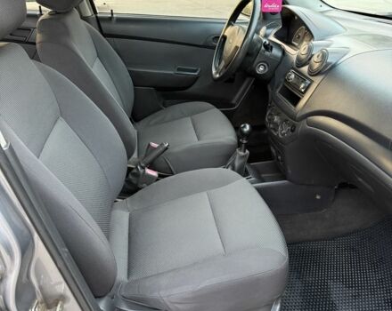 Серый Шевроле Авео, объемом двигателя 1.5 л и пробегом 350 тыс. км за 3200 $, фото 7 на Automoto.ua