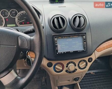 Серый Шевроле Авео, объемом двигателя 1.6 л и пробегом 278 тыс. км за 4400 $, фото 5 на Automoto.ua