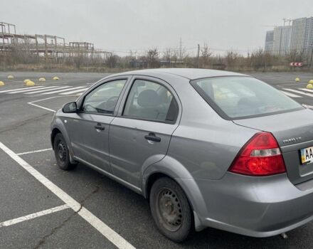 Серый Шевроле Авео, объемом двигателя 1.5 л и пробегом 204 тыс. км за 2800 $, фото 2 на Automoto.ua