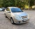 Серый Шевроле Авео, объемом двигателя 1.6 л и пробегом 279 тыс. км за 3400 $, фото 1 на Automoto.ua