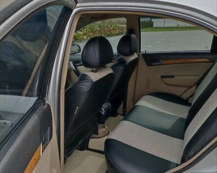 Серый Шевроле Авео, объемом двигателя 1.6 л и пробегом 304 тыс. км за 3900 $, фото 4 на Automoto.ua