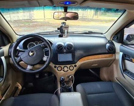 Серый Шевроле Авео, объемом двигателя 1.6 л и пробегом 350 тыс. км за 3900 $, фото 2 на Automoto.ua