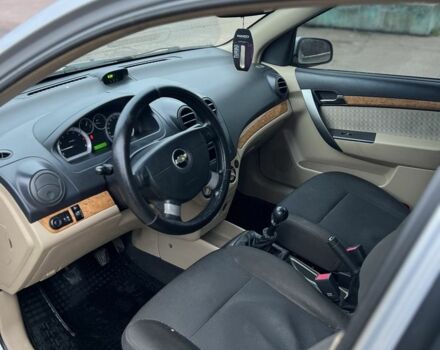 Серый Шевроле Авео, объемом двигателя 1.6 л и пробегом 213 тыс. км за 3700 $, фото 7 на Automoto.ua