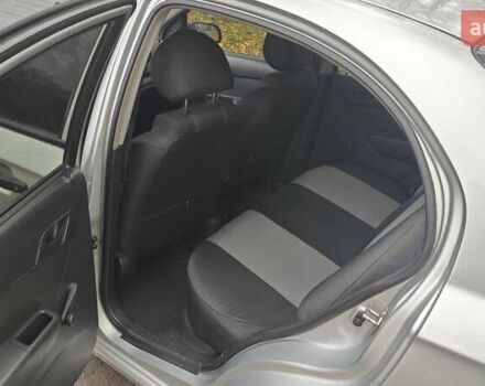 Серый Шевроле Авео, объемом двигателя 1.5 л и пробегом 210 тыс. км за 4000 $, фото 2 на Automoto.ua