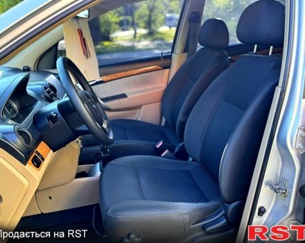 Серый Шевроле Авео, объемом двигателя 1.6 л и пробегом 190 тыс. км за 3400 $, фото 2 на Automoto.ua