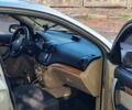 Серый Шевроле Авео, объемом двигателя 1.6 л и пробегом 350 тыс. км за 3900 $, фото 4 на Automoto.ua