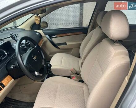 Серый Шевроле Авео, объемом двигателя 1.6 л и пробегом 110 тыс. км за 4500 $, фото 1 на Automoto.ua