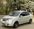 Серый Шевроле Авео, объемом двигателя 1.6 л и пробегом 229 тыс. км за 3999 $, фото 1 на Automoto.ua