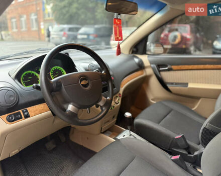 Серый Шевроле Авео, объемом двигателя 1.6 л и пробегом 198 тыс. км за 3700 $, фото 3 на Automoto.ua