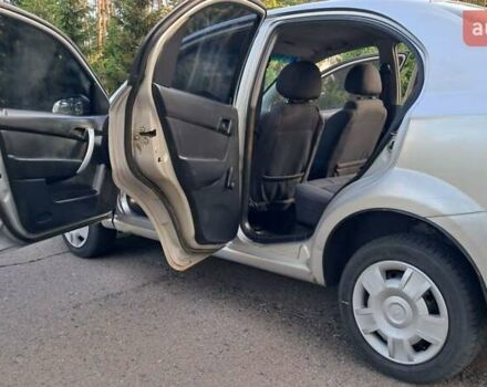 Серый Шевроле Авео, объемом двигателя 1.5 л и пробегом 312 тыс. км за 2500 $, фото 2 на Automoto.ua