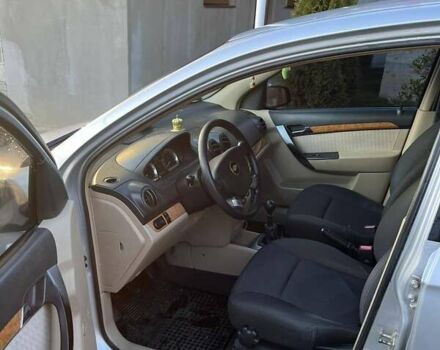 Серый Шевроле Авео, объемом двигателя 0 л и пробегом 197 тыс. км за 3800 $, фото 5 на Automoto.ua